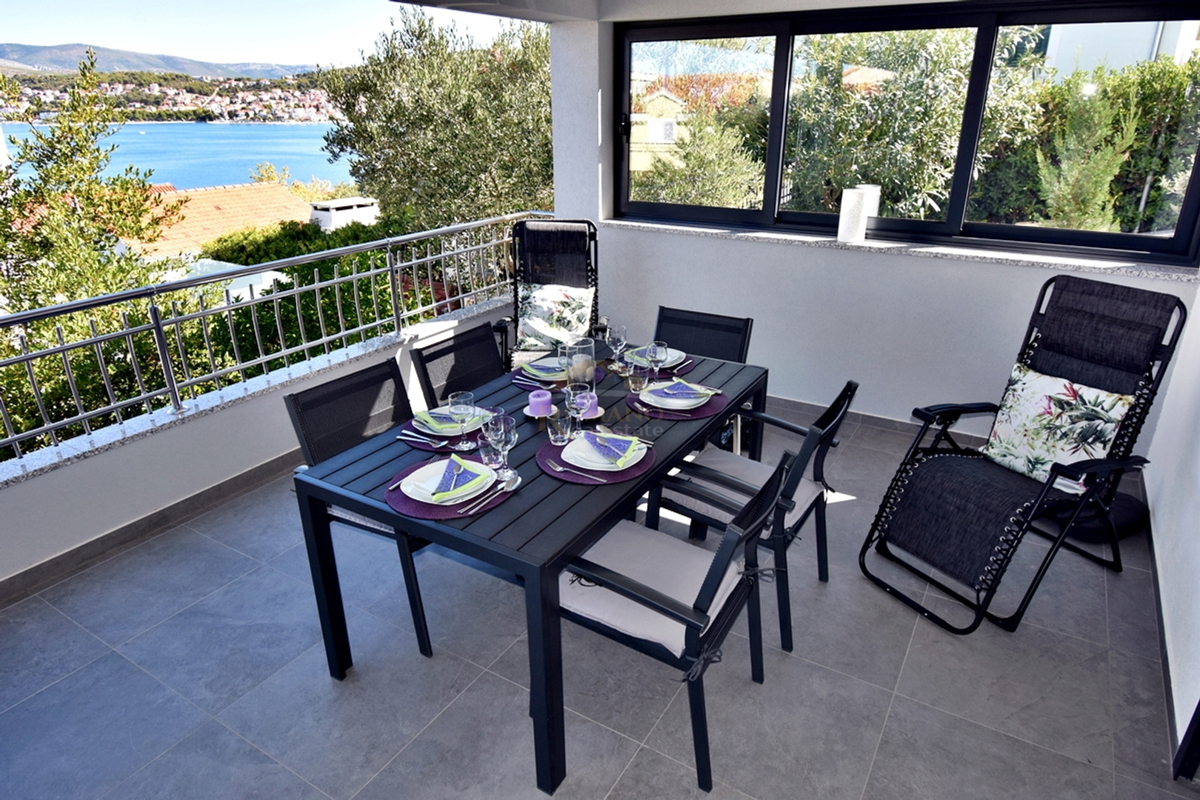 Casa finemente arredata a Čiovo/Okrug Gornji con splendida vista aperta